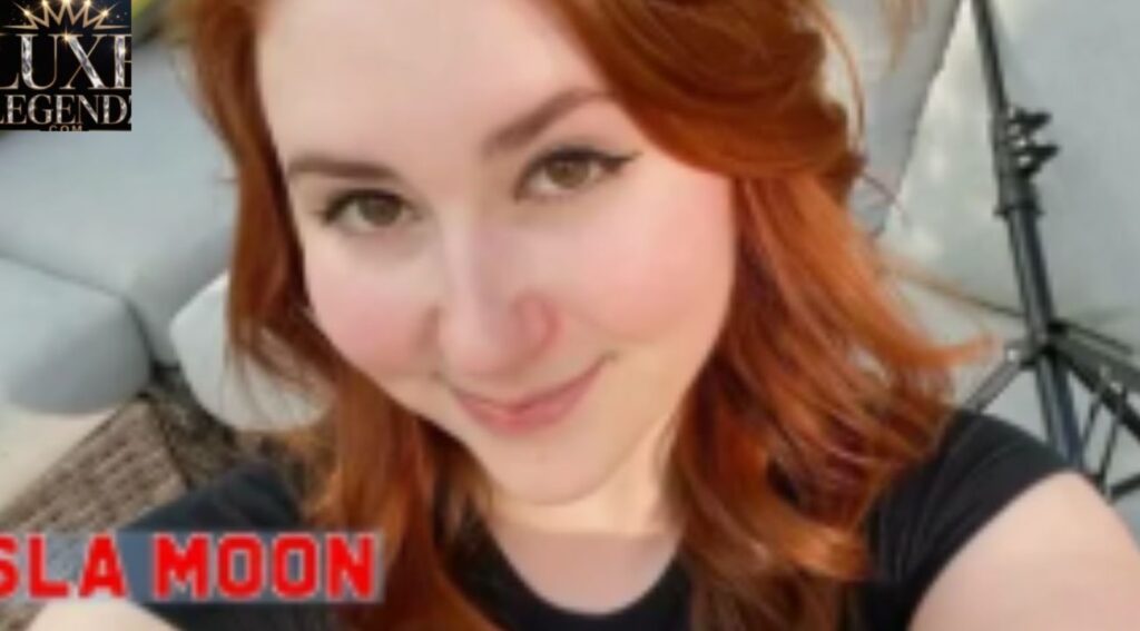 Isla Moon Background